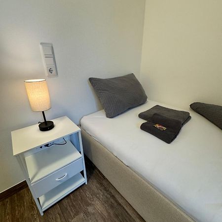 Monteurzimmer In Bielefeld - Mitte المظهر الخارجي الصورة