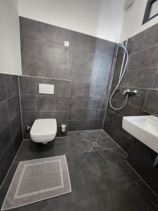 Monteurzimmer In Bielefeld - Mitte المظهر الخارجي الصورة